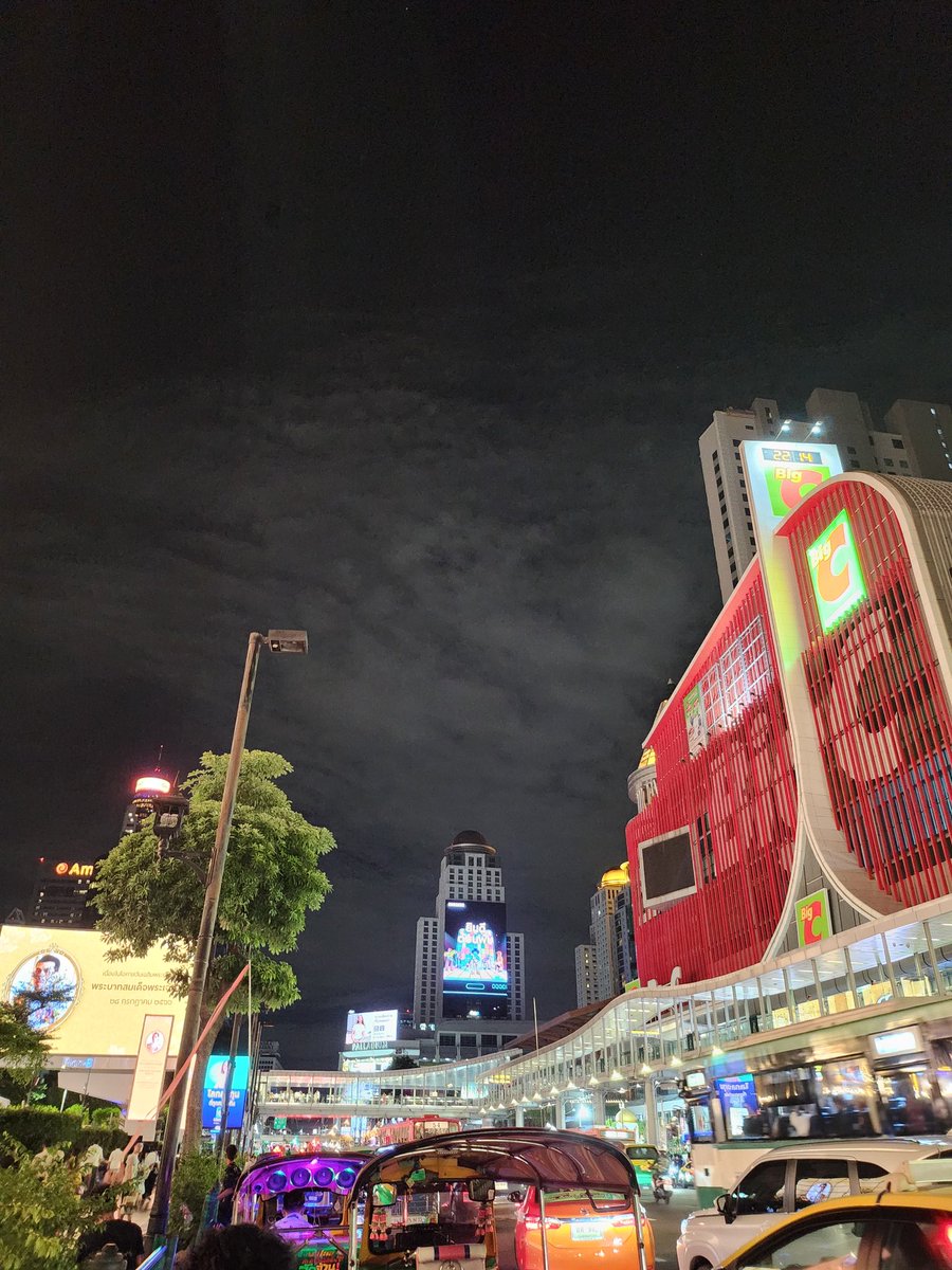 bumantaro's tweet photo. Ke Bangkok sampe dua kali in less than a year was insane actually😅🫂 https://t.co/JoJhbFjevk