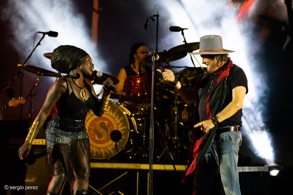 ZuccheroSugar's tweet photo. Siracusa doppio sold out, che spettacolo!
Grazie mille!
Stasera ci vediamo sempre qui al Teatro Greco, per il terzo tutto esaurito.

Ph 1 Franca Centaro
Ph 2-3-4 Sergio Perez
#WorldWildTour #ZuccheroLive https://t.co/dH74Vy4ryh
