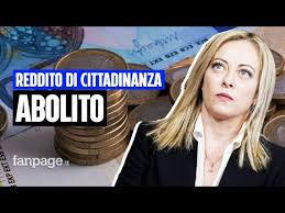 serebellardinel's tweet photo. Ci hanno fatto pagare #BancaEtruria,#MPS, #vitalizi a condannati, pensioni a eredi deputati anche se morti , #Parmalat, #Fiat e ci hanno addebitato #corruzione ed #evasione, è vero il #redditodicittadinanza lo paghiamo noi, ma è l'unica cosa che almeno io ho pagato volentieri! https://t.co/FYVK2DkWyU