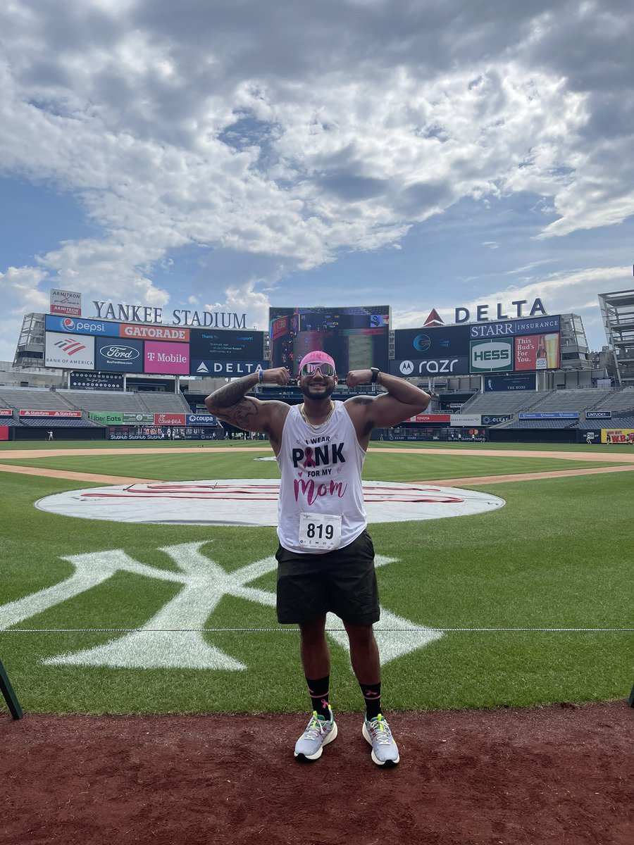 JRivs27's tweet photo. Fuck Cancer #runyon5K https://t.co/DD1RSrtfjj