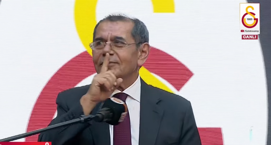 ArenaKrali's tweet photo. Dursun Özbek: "Bizim yerimiz, Avrupa'nın tepesi. Amacımız, Galatasaray'ı yeniden Avrupa'nın zirvesine çıkarmak." https://t.co/CBXfAZi3h2