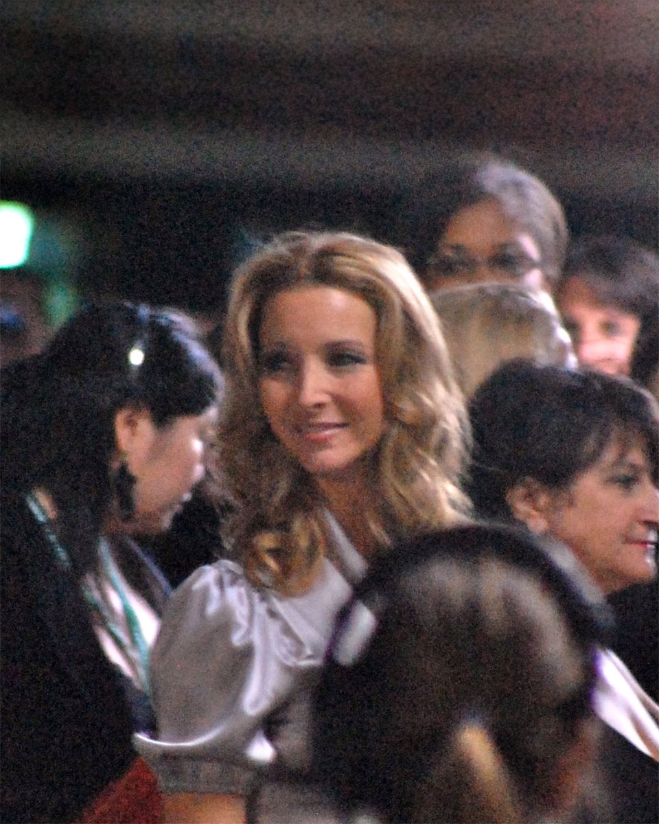 🎉 Wishing a very Happy Birthday to Lisa Kudrow! 🎈 Born this day in 1963, Lisa continues to wow us with her dynamic performances. Do you recall our enlightening interview with her? It's a great day to take another look. Cheers to more laughter and achievements, Lisa!