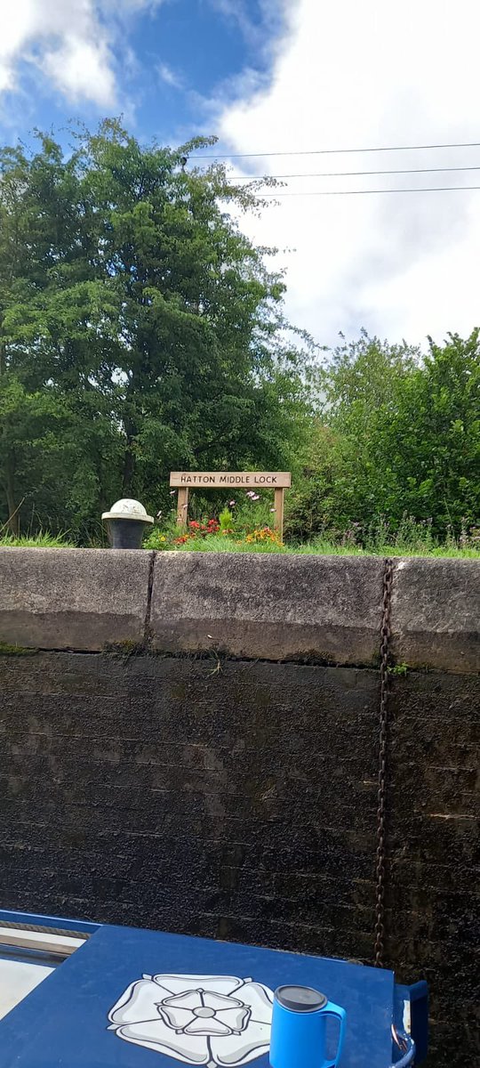 userchooser's tweet photo. #hattonflight two boats, three people 2hrs 36. Best time yet. Glad it was this morning, it’s pi**ing it down now #narrowboatelizabeth https://t.co/bRBCypUEM9
