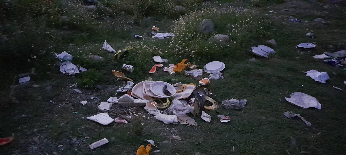 mudasirkps's tweet photo. I am shocked to see the arrogance and ego of vistors, who are taking privilege in throwing their shit and garbage in our water bodies. 
Allah has blessed us Water Streams &amp; what nt bt due to our arrogance we waste it all. I 🙏 all nt to throw garbage on River side #Manigamwayil. https://t.co/3LoTVAsVTU