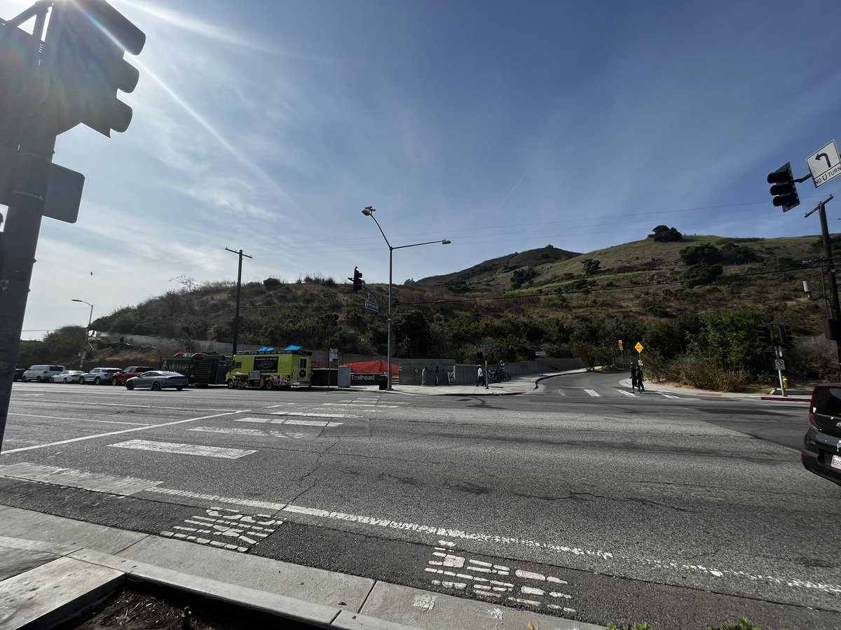RealtorRogee's tweet photo. Awesome Exercise Spot: Culver City Stairs l Baldwin Hills Overlook I Los Angeles California https://t.co/Bx7bLySwN7