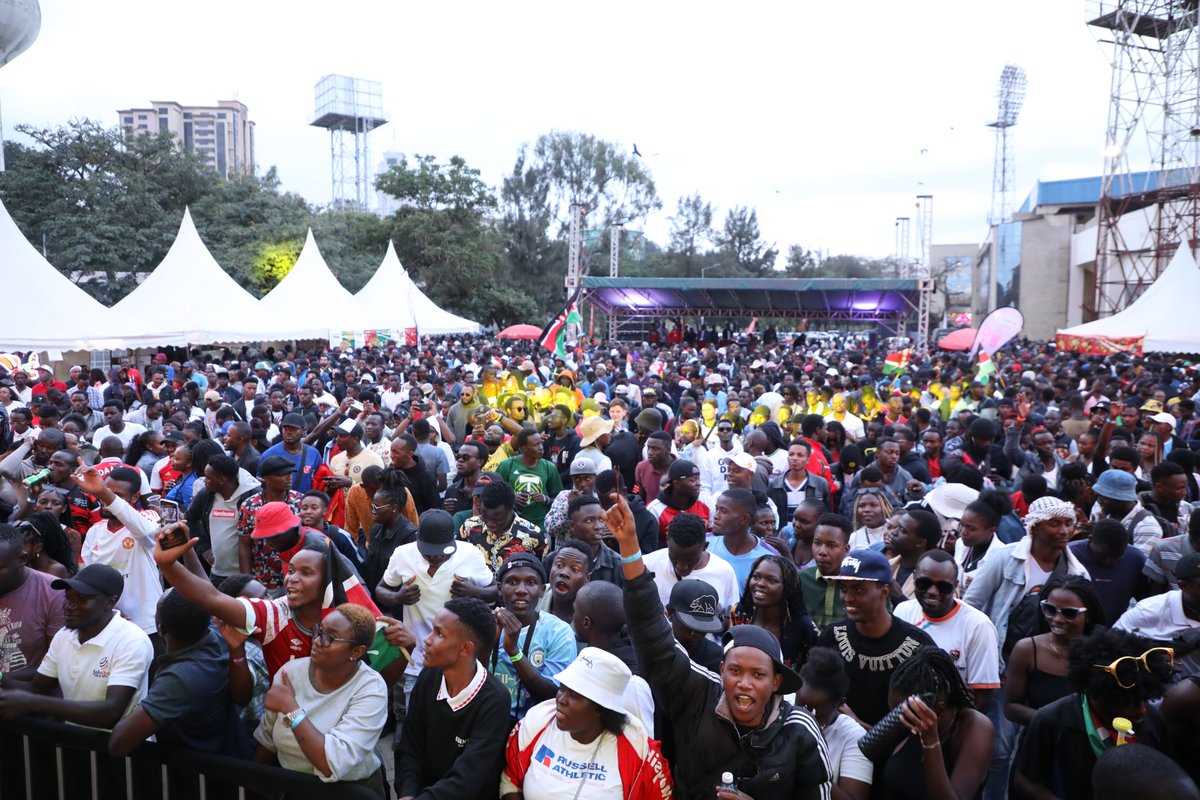 moyasa_ke's tweet photo. When we say #RugbyNaSherehe this is what we mean. What an icing to a fun-filled #WorldRugbyUnder20s 2023. CS Hon. @AbabuNamwamba, tours the #hustlabazaar and sets the party buzz on. This is gonna be a night for the books. Don't you think? #TalantaHela #RugbyNaSherehe https://t.co/YJnSfUulL6