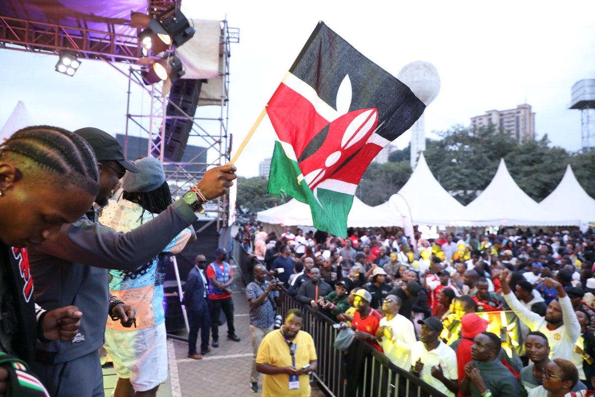 moyasa_ke's tweet photo. When we say #RugbyNaSherehe this is what we mean. What an icing to a fun-filled #WorldRugbyUnder20s 2023. CS Hon. @AbabuNamwamba, tours the #hustlabazaar and sets the party buzz on. This is gonna be a night for the books. Don't you think? #TalantaHela #RugbyNaSherehe https://t.co/YJnSfUulL6