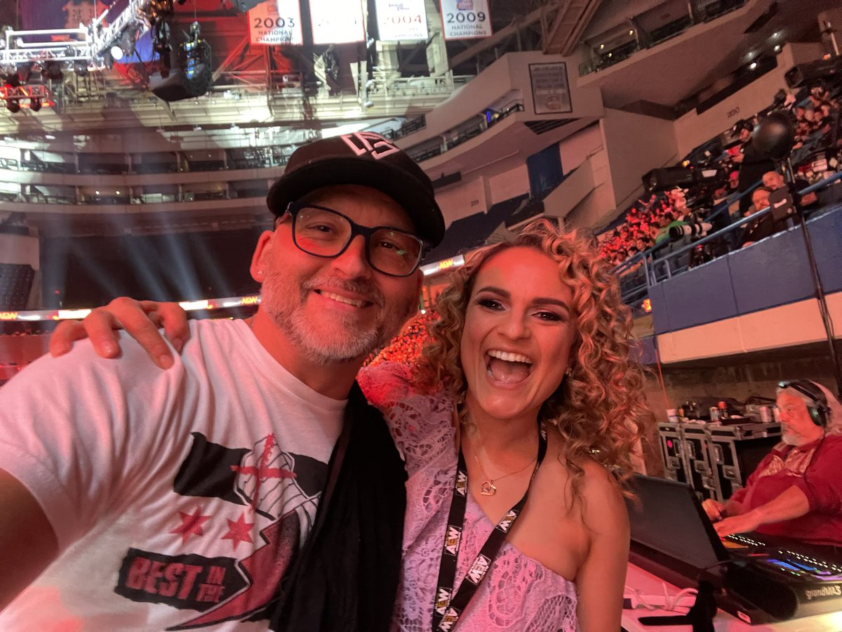 MikeJG007's tweet photo. #BustedOpen247
#AEWCollision https://t.co/sbmj7Q8JzA