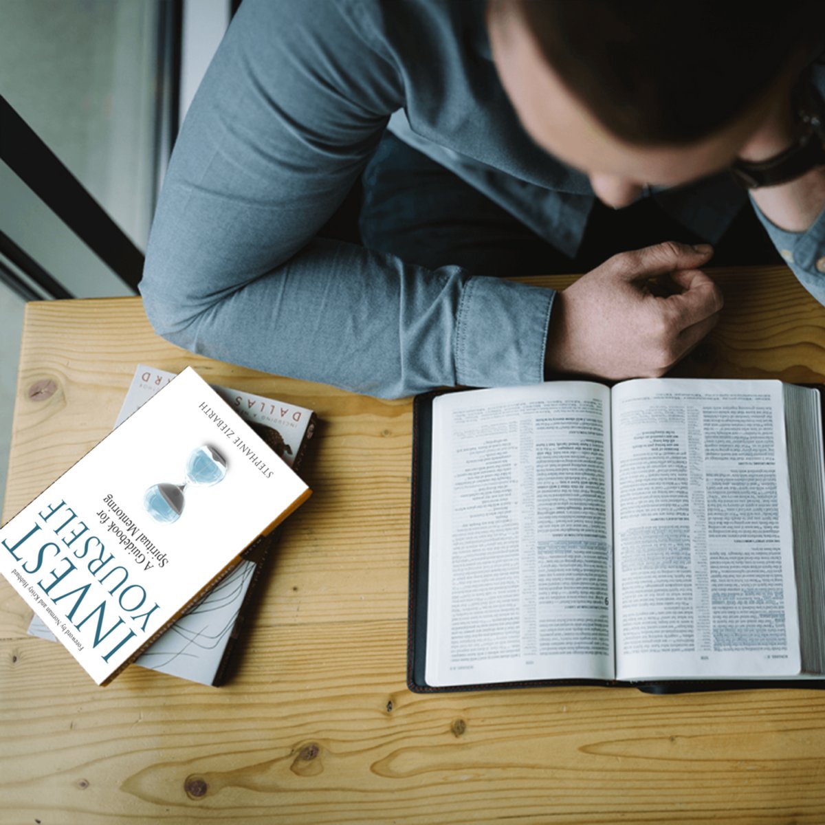 partnersincr1me's tweet photo. #InvestYourself by #StephanieZiebarth "is a wonderful resource for anyone interested in mentoring others. Lots of ideas to use in your takeaway & you will grow immensely" ~ @detweilermom #BookReview https://t.co/yRVS97YHH5 #christianreading #womenoffaith #selfhelp #womenoffaith https://t.co/ROMqs3HzWj