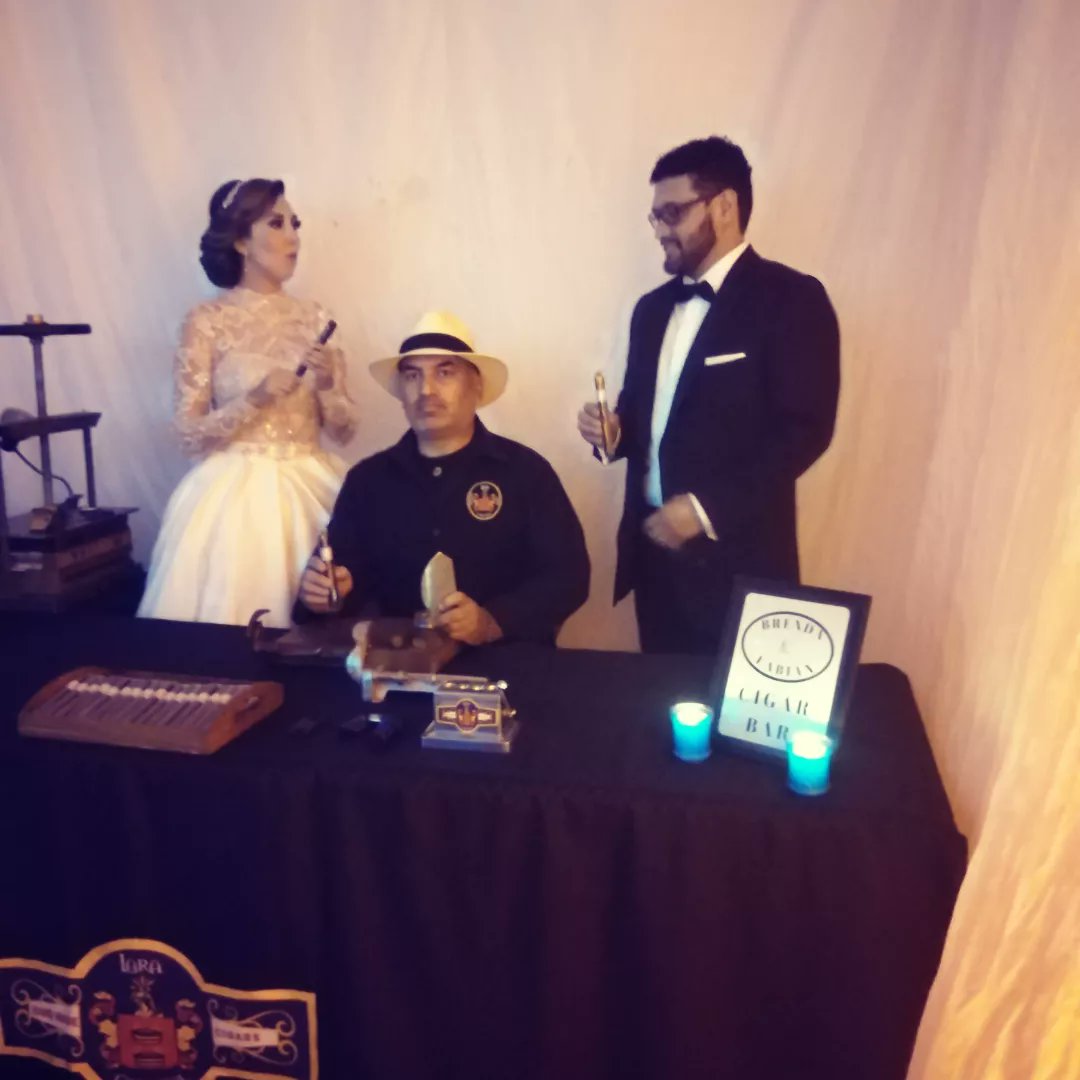 CigarsLara's tweet photo. Gracias por la confianza, boda Brenda & Fabian @haciendaelpresidio #weddingplanner #Bodas #brides #weddings #weddingplanners #wedding20232024 #cigarrollers #cigars #Cigarsmoker https://t.co/0gSIjOCHBL