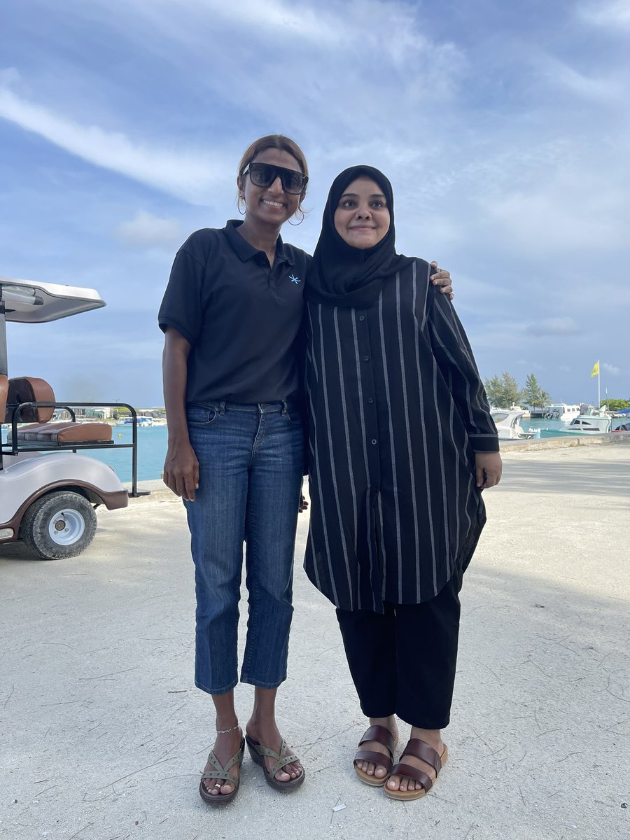 hassanshazly's tweet photo. Thank you to the #Dhihffushi @TheDemocratsMV for your hospitality & support.💙
We know we are on the right track when hardworking & responsible youths of the nation, like one of the youngest diving instructor @RabeeuRaihaan , is eager to work with us in driving the nation forward. 💪 

@evattey @lucasjalyl 
#WeTheDemocrats 
#WhyTheDemocrats