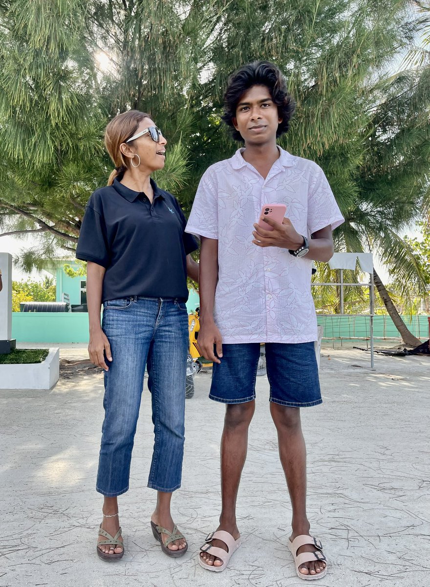 hassanshazly's tweet photo. Thank you to the #Dhihffushi @TheDemocratsMV for your hospitality & support.💙
We know we are on the right track when hardworking & responsible youths of the nation, like one of the youngest diving instructor @RabeeuRaihaan , is eager to work with us in driving the nation forward. 💪 

@evattey @lucasjalyl 
#WeTheDemocrats 
#WhyTheDemocrats