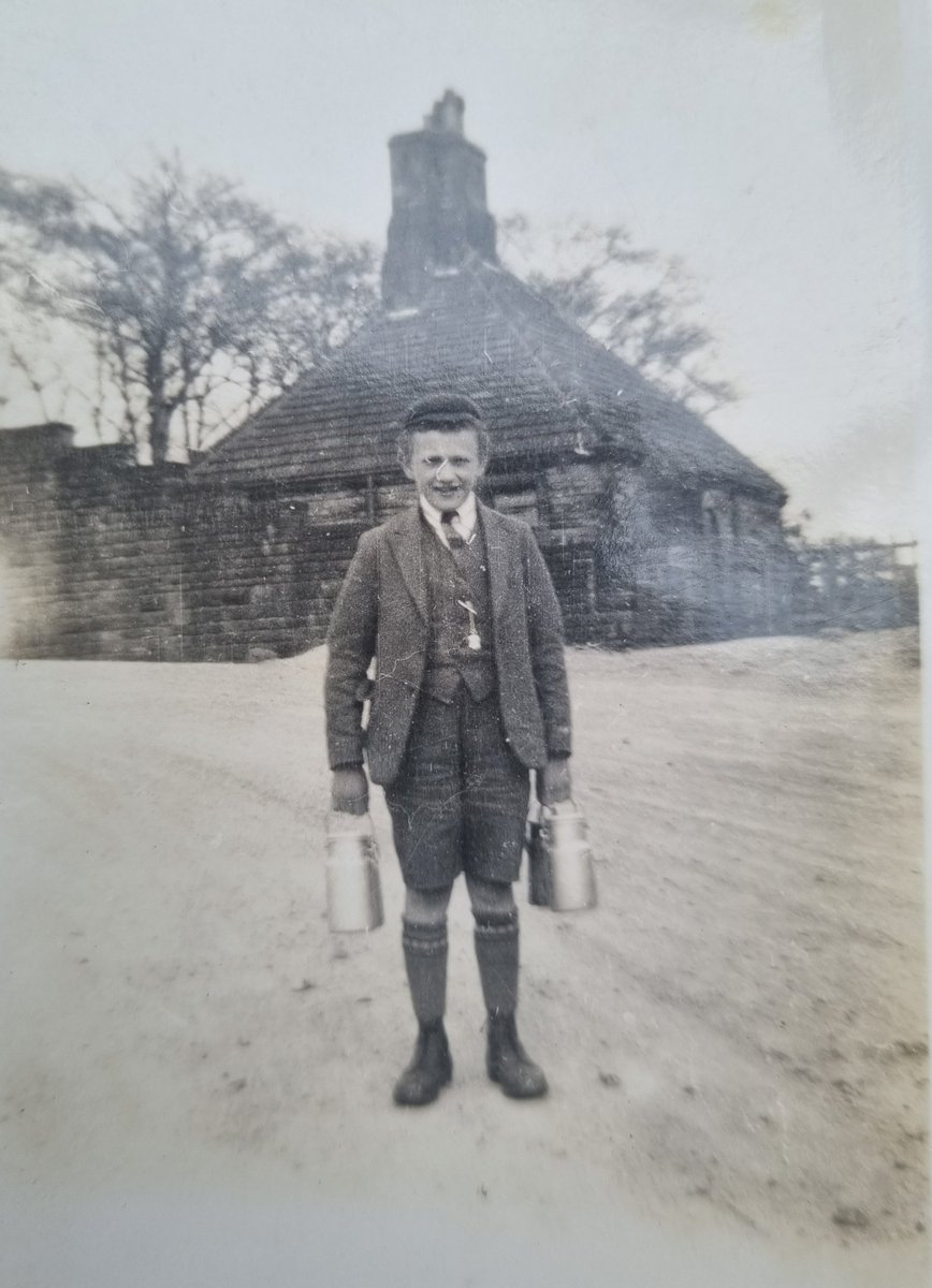 MilnerfieldAct1's tweet photo. Amazing undated photo and unidentified little boy collecting his milk churns from the farm. Good to see some things haven't changed. #localmilk https://t.co/Ar1IF4v1VX