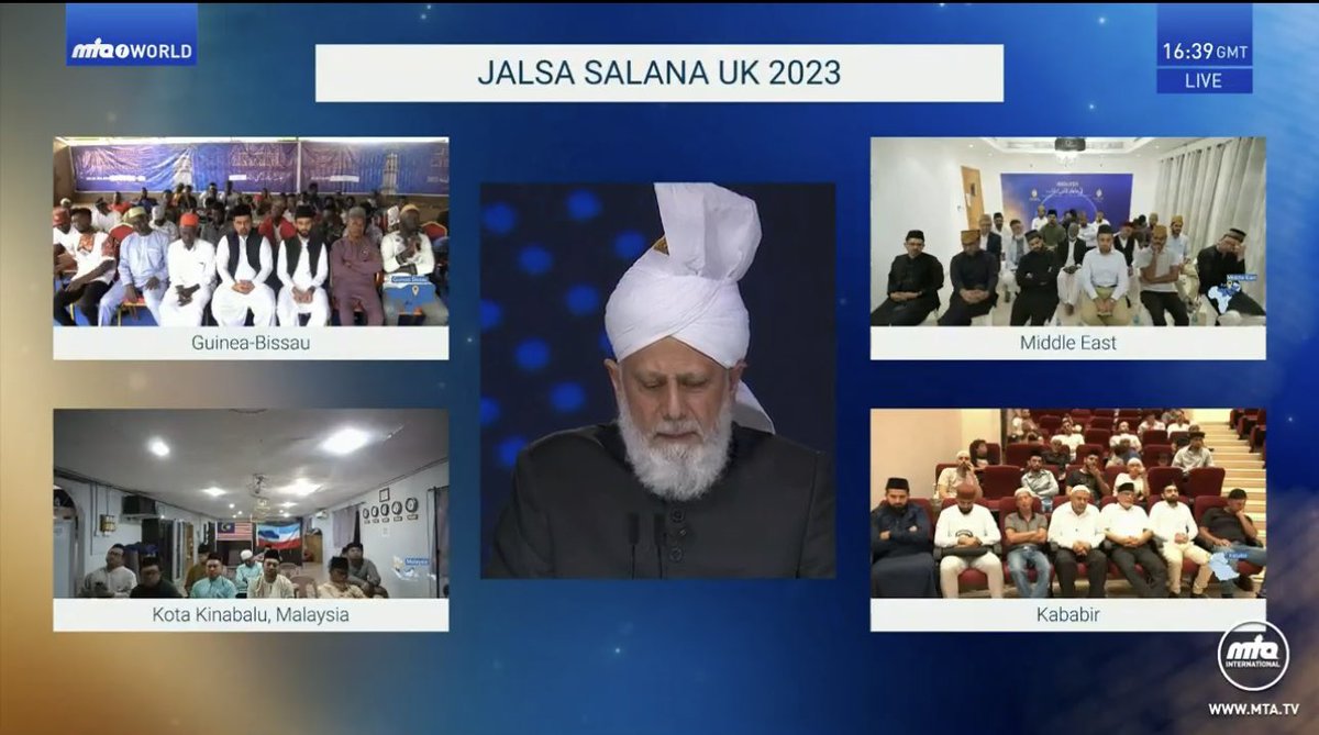 JalsaUK's tweet photo. Connected around the world through Khilafat !

#JalsaUK https://t.co/ovpFUjzmiH