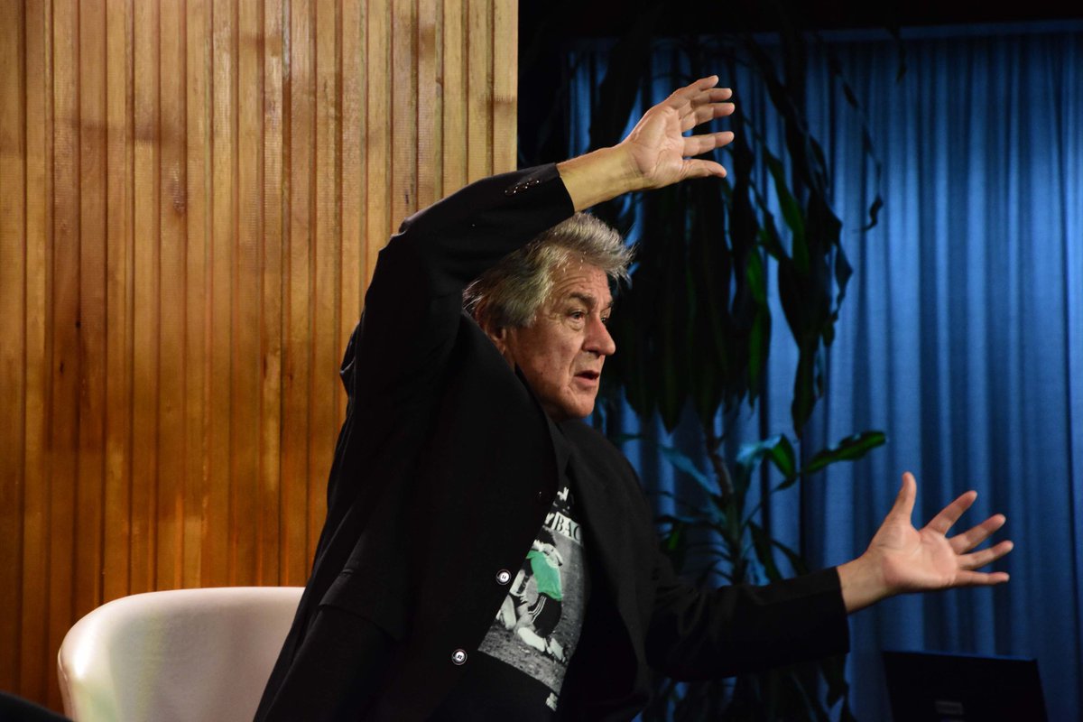 ubaldofillol's tweet photo. Un orgullo haber sido el primer invitado de  Vértices, el nuevo ciclo de entrevistas de @rionegrocomar
¡La pasé genial! Muchas gracias a todos los que se acercaron. Nos vemos la próxima https://t.co/4bAdTcTQn0
