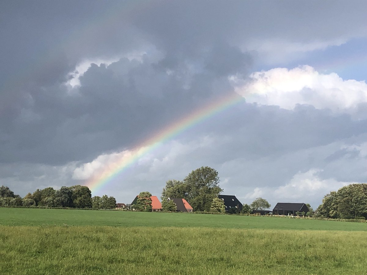 FredRaangs's tweet image. Prinsentuin te druk mooiste plekjes bezet.   # Leeuwarden Nu beland in ……. # Bartlehiem  # regen # wind