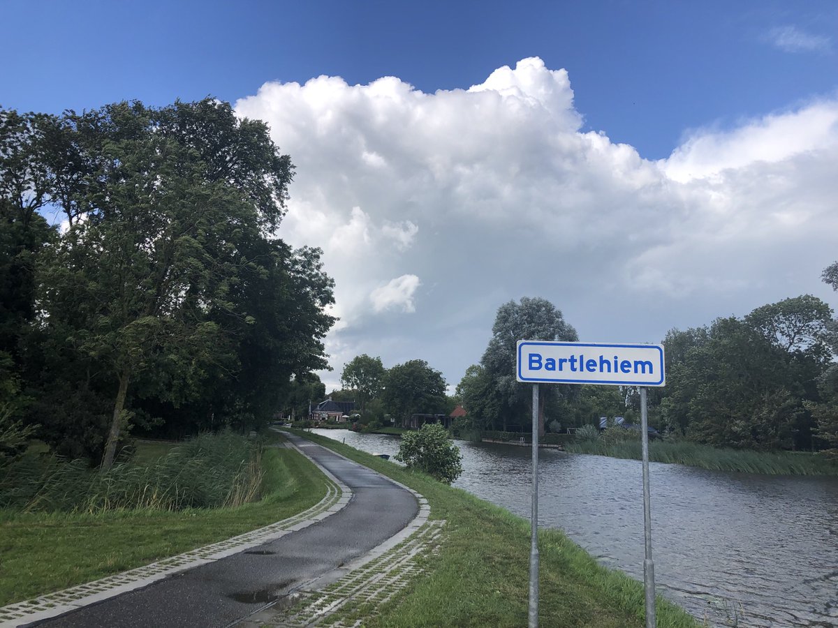 FredRaangs's tweet image. Prinsentuin te druk mooiste plekjes bezet.   # Leeuwarden Nu beland in ……. # Bartlehiem  # regen # wind