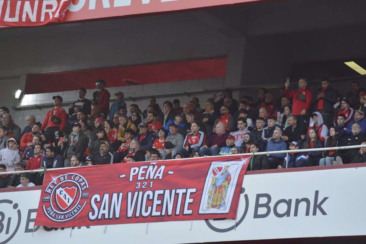 InfiernoRojo's tweet photo. Porque están en las buenas y en las malas, siempre por amor a #Independiente.
🔴 Todas las fotos estarán en https://t.co/QMZvlKbWIl
📸 @sofifranzoia
#todorojo #buscate #hinchas #socios #hinchada #reydecopas #orgullonacional https://t.co/Mn5JYYHZlH