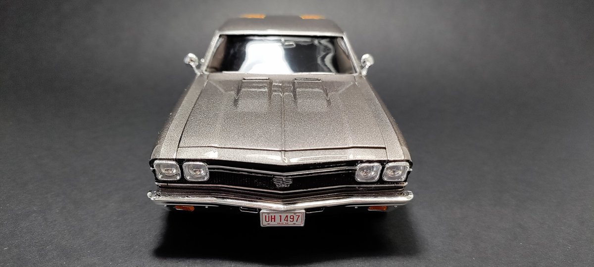 Humgorhobby's tweet image. Hello,

it&apos;s ready.
&apos;68 Chevy Chevelle SS 396 Custom / Revell 1:25
Color: Mr. Hobby Mr.Color C-061 Burnt Iron, Lacquer: 2K, Carpet: Scale Production / red-brown. 
Wheels: Aoshima Rays CE28N