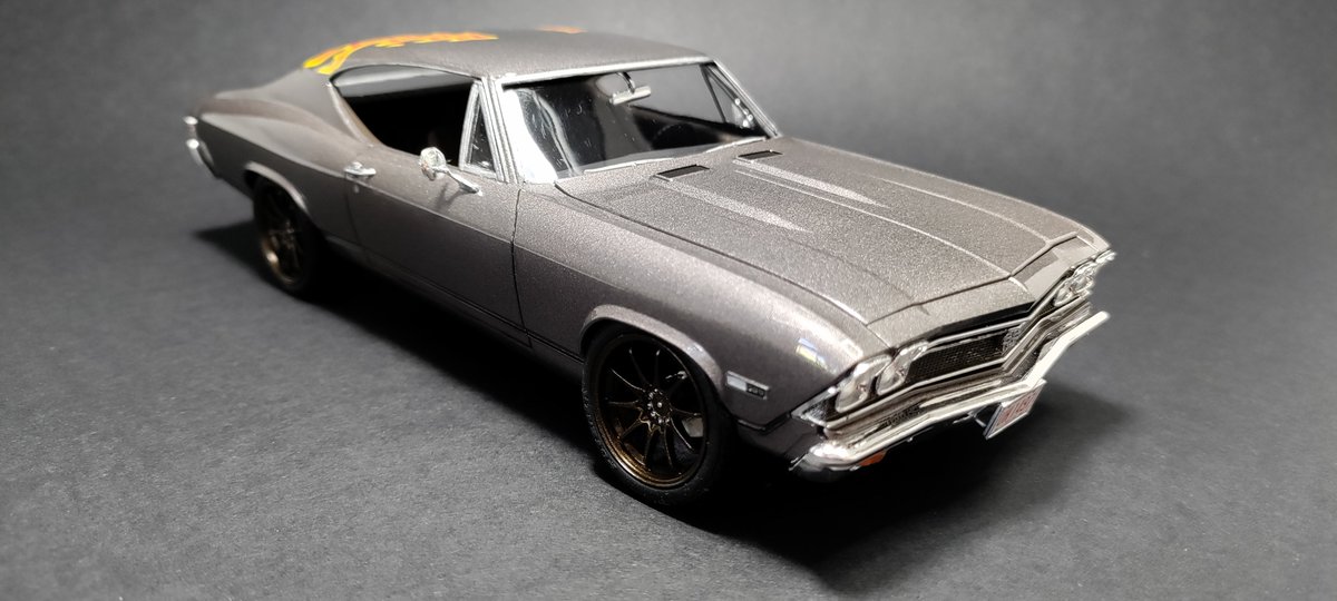 Humgorhobby's tweet image. Hello,

it&apos;s ready.
&apos;68 Chevy Chevelle SS 396 Custom / Revell 1:25
Color: Mr. Hobby Mr.Color C-061 Burnt Iron, Lacquer: 2K, Carpet: Scale Production / red-brown. 
Wheels: Aoshima Rays CE28N