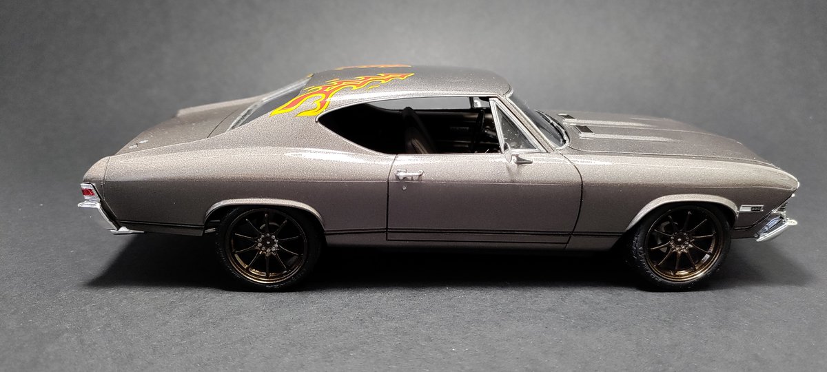 Humgorhobby's tweet image. Hello,

it&apos;s ready.
&apos;68 Chevy Chevelle SS 396 Custom / Revell 1:25
Color: Mr. Hobby Mr.Color C-061 Burnt Iron, Lacquer: 2K, Carpet: Scale Production / red-brown. 
Wheels: Aoshima Rays CE28N