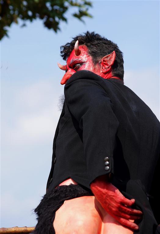 Heksenstoet  -  Beselare 

(c)Catweasel Productions Photography