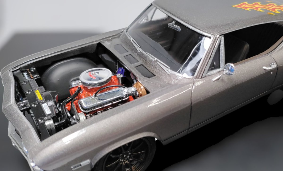 Humgorhobby's tweet image. Hello,

it&apos;s ready.
&apos;68 Chevy Chevelle SS 396 Custom / Revell 1:25
Color: Mr. Hobby Mr.Color C-061 Burnt Iron, Lacquer: 2K, Carpet: Scale Production / red-brown. 
Wheels: Aoshima Rays CE28N