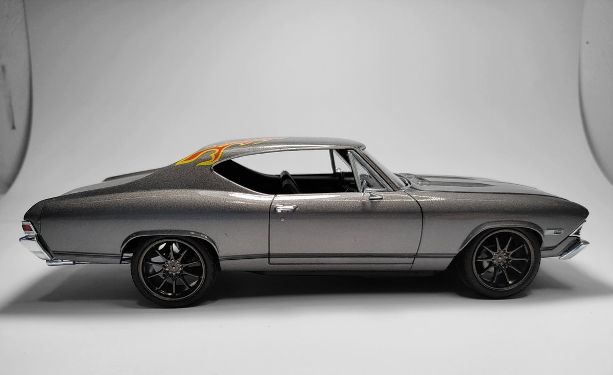 Humgorhobby's tweet image. Hello,

it&apos;s ready.
&apos;68 Chevy Chevelle SS 396 Custom / Revell 1:25
Color: Mr. Hobby Mr.Color C-061 Burnt Iron, Lacquer: 2K, Carpet: Scale Production / red-brown. 
Wheels: Aoshima Rays CE28N