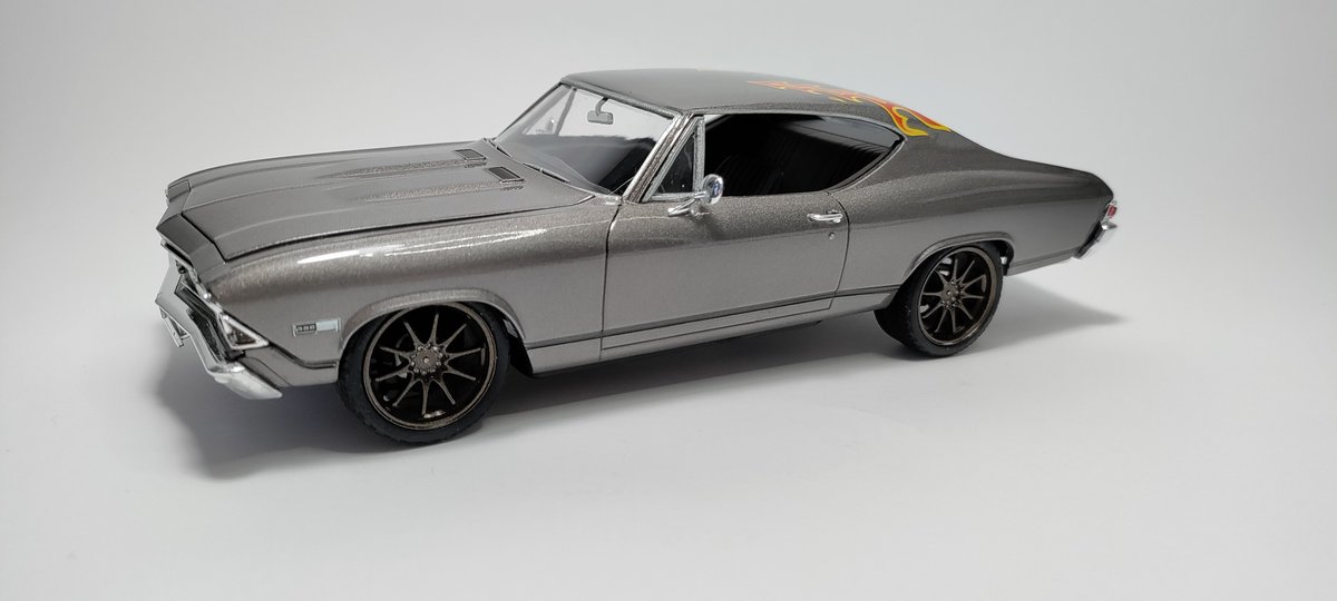 Humgorhobby's tweet image. Hello,

it&apos;s ready.
&apos;68 Chevy Chevelle SS 396 Custom / Revell 1:25
Color: Mr. Hobby Mr.Color C-061 Burnt Iron, Lacquer: 2K, Carpet: Scale Production / red-brown. 
Wheels: Aoshima Rays CE28N