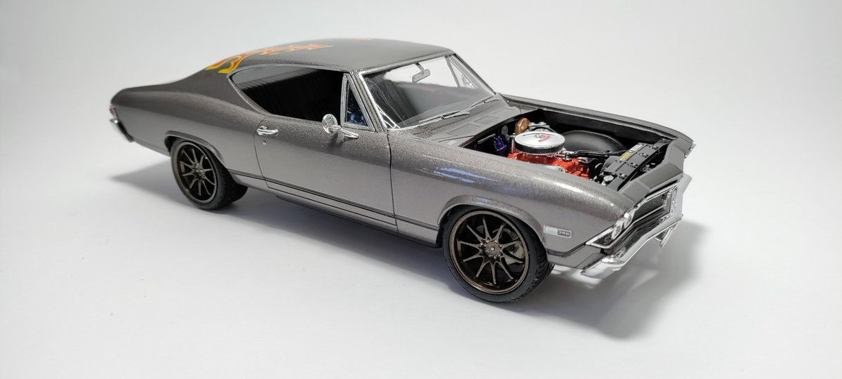 Humgorhobby's tweet image. Hello,

it&apos;s ready.
&apos;68 Chevy Chevelle SS 396 Custom / Revell 1:25
Color: Mr. Hobby Mr.Color C-061 Burnt Iron, Lacquer: 2K, Carpet: Scale Production / red-brown. 
Wheels: Aoshima Rays CE28N