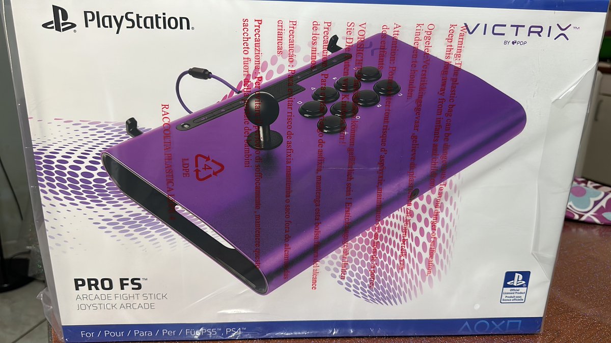 Domani proviamo il mio nuovo stick! 
Alle 10:00 partirà lo stream, cercheremo di arrivare a 70k!
twitch.tv/steppedfrenza