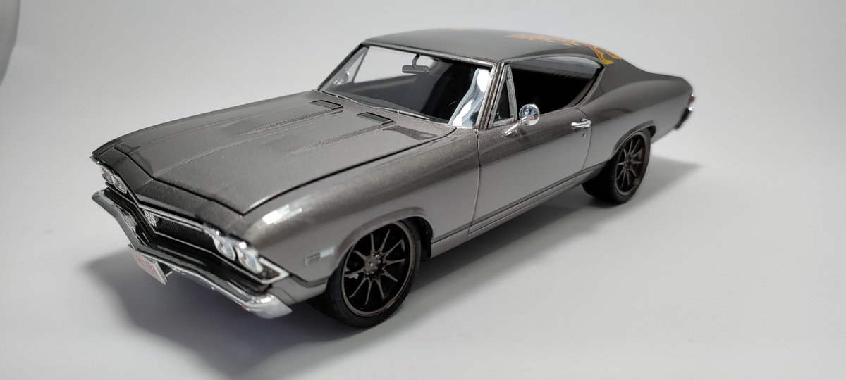 Humgorhobby's tweet image. Hello,

it&apos;s ready.
&apos;68 Chevy Chevelle SS 396 Custom / Revell 1:25
Color: Mr. Hobby Mr.Color C-061 Burnt Iron, Lacquer: 2K, Carpet: Scale Production / red-brown. 
Wheels: Aoshima Rays CE28N
