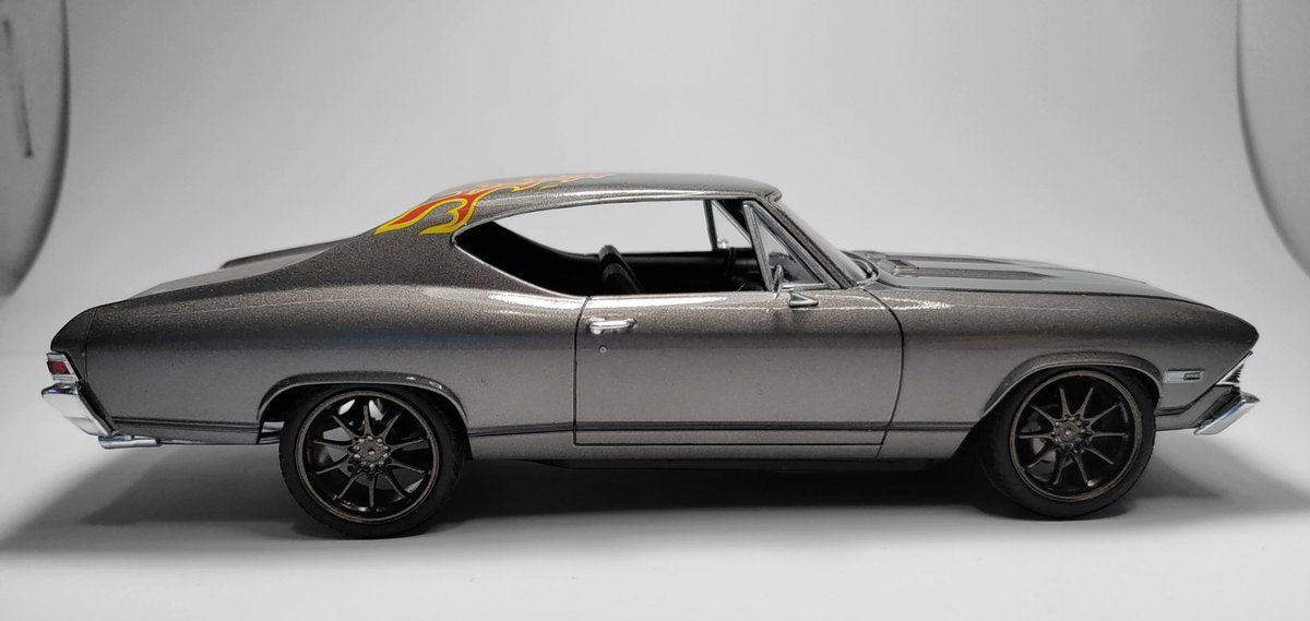 Humgorhobby's tweet image. Hello,

it&apos;s ready.
&apos;68 Chevy Chevelle SS 396 Custom / Revell 1:25
Color: Mr. Hobby Mr.Color C-061 Burnt Iron, Lacquer: 2K, Carpet: Scale Production / red-brown. 
Wheels: Aoshima Rays CE28N