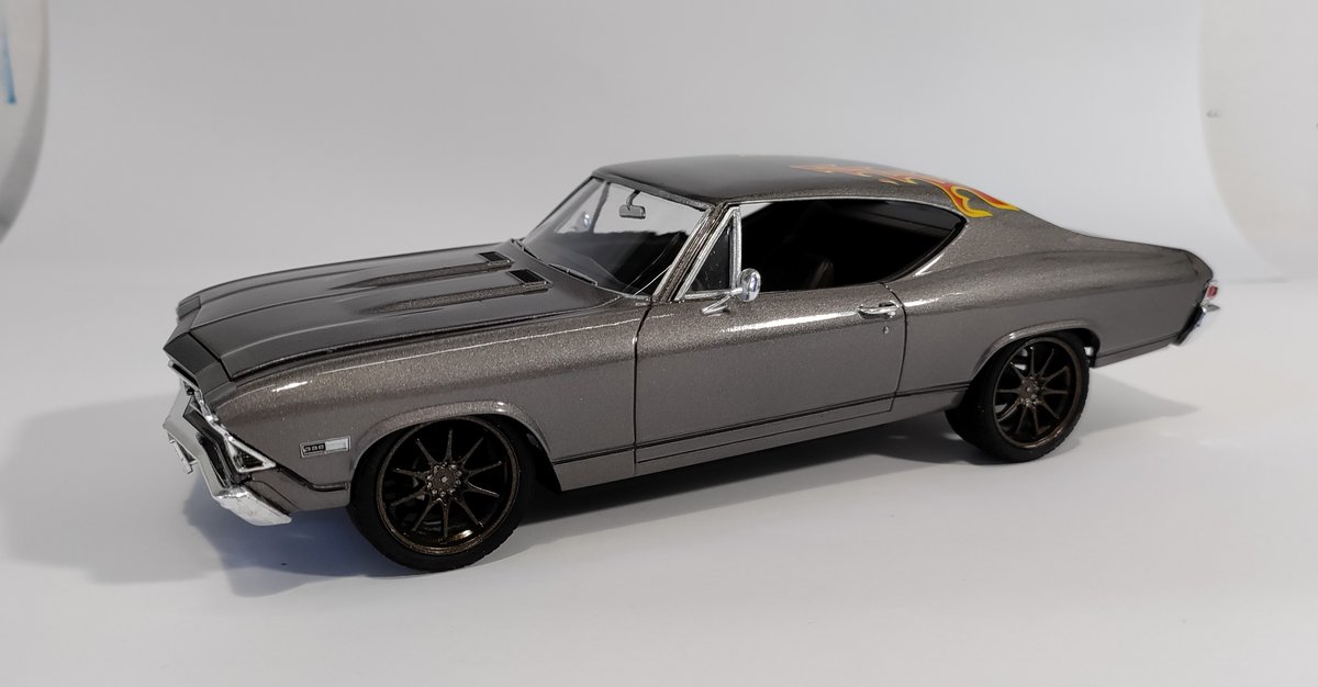 Humgorhobby's tweet image. Hello,

it&apos;s ready.
&apos;68 Chevy Chevelle SS 396 Custom / Revell 1:25
Color: Mr. Hobby Mr.Color C-061 Burnt Iron, Lacquer: 2K, Carpet: Scale Production / red-brown. 
Wheels: Aoshima Rays CE28N
