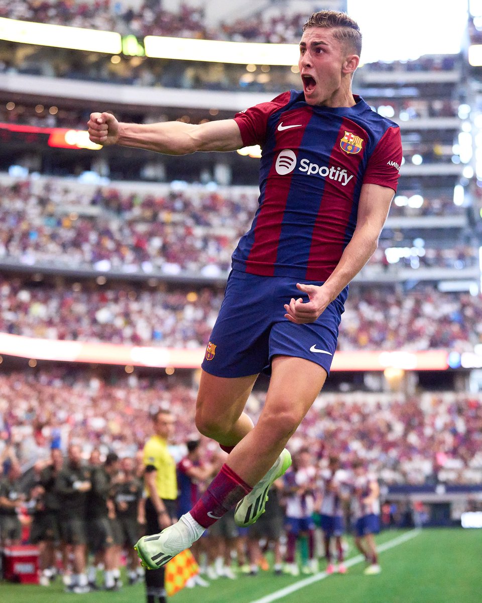 _Futbolero_'s tweet photo. Hacía tiempo que no me gustaban tanto la primera y segunda equipación del Barça. 🔵🔴 https://t.co/ZvJe3s7wv2