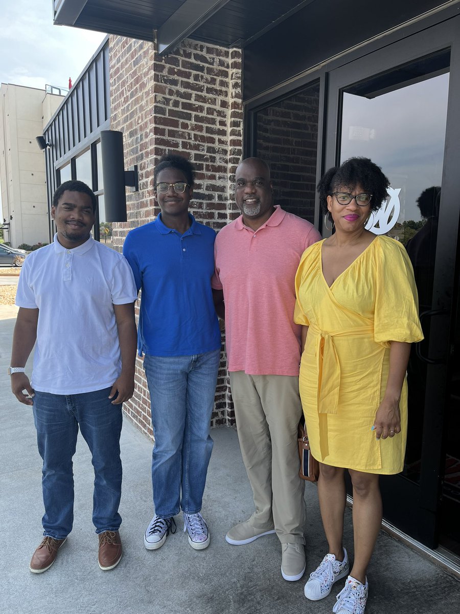 Kwray54's tweet photo. Church Sunday Flow. Headed to Walk-Ons for Keenan send off Lunch and Kendall’s back to school lunch. Camp starting for us both next week and Kendall goes back to school Wednesday. Summer is officially over. The Ray’s back to school. #RayFamily #SummersOver #ChurchFlow https://t.co/0l9ZMkeVJj