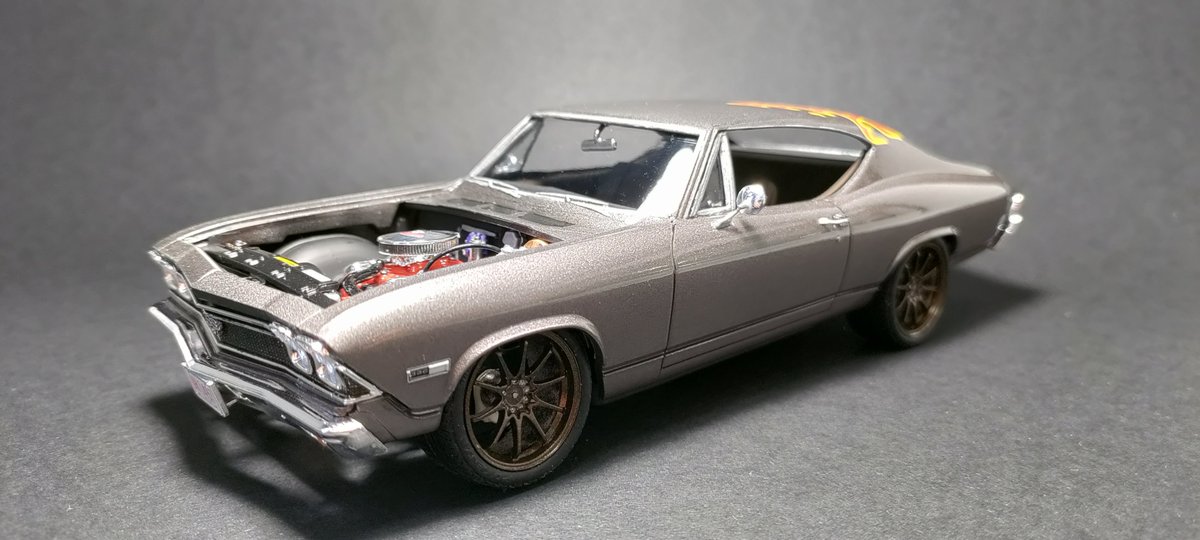Humgorhobby's tweet image. Hello,

it&apos;s ready.
&apos;68 Chevy Chevelle SS 396 Custom / Revell 1:25
Color: Mr. Hobby Mr.Color C-061 Burnt Iron, Lacquer: 2K, Carpet: Scale Production / red-brown. 
Wheels: Aoshima Rays CE28N
