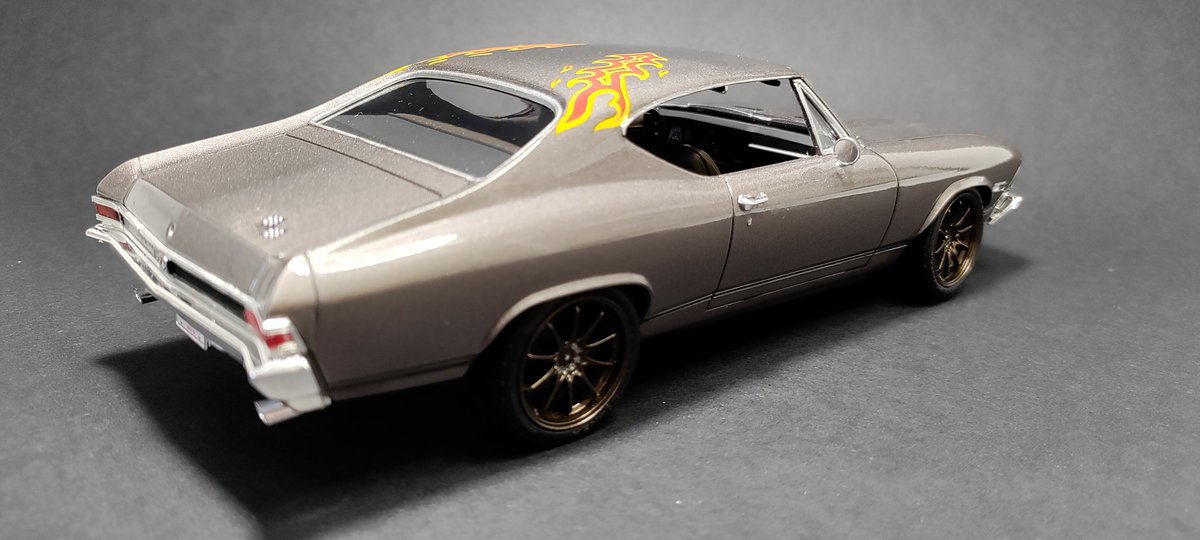 Humgorhobby's tweet image. Hello,

it&apos;s ready.
&apos;68 Chevy Chevelle SS 396 Custom / Revell 1:25
Color: Mr. Hobby Mr.Color C-061 Burnt Iron, Lacquer: 2K, Carpet: Scale Production / red-brown. 
Wheels: Aoshima Rays CE28N