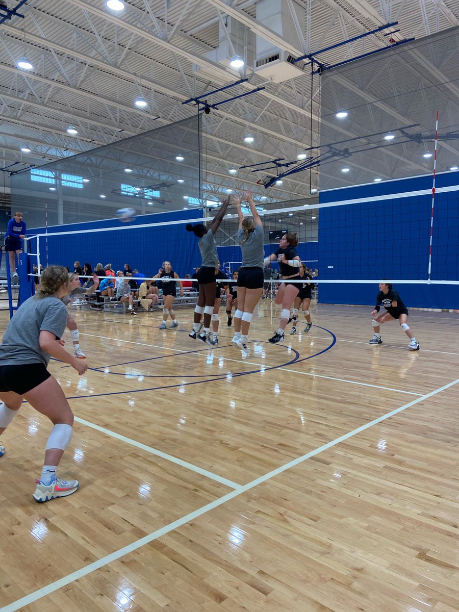 OBHS_Girls_VB🏐💙 tweet media