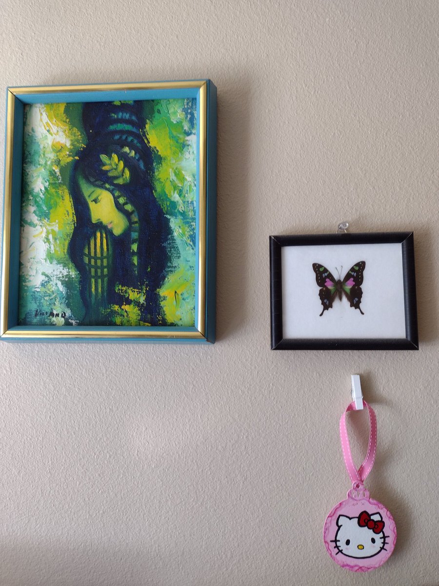 StreetsArt1's tweet photo. "but where will I put a Christmas ornament when it's not Christmas?" On your doorknob! On your wall! Anywhere you want to put it! They're not Christmas themed, so they're good for decor year round! https://t.co/Cf7160Iwsm