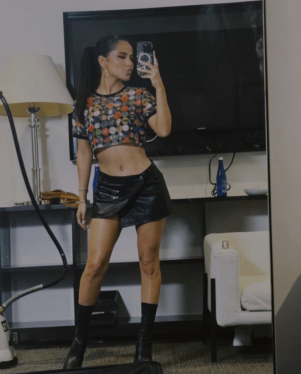 Becky_g20003's tweet photo. She’s absolutely gorgeous😍 https://t.co/kyT7onDwFQ