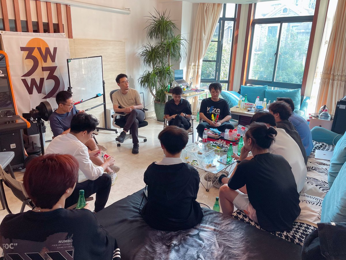 zorooeth's tweet photo. 两天两场开放日，很多项目方和设计师朋友和Builder来访 https://t.co/epYLnNlAZz