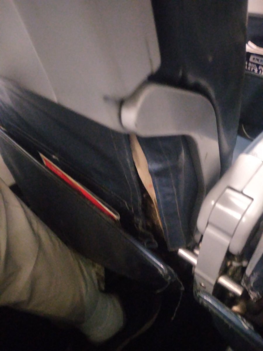 HuzSG's tweet photo. @flyspicejet @SpiceJetRBLX @SpiceJetUK one of the worst experiences ever.. felt like we were traveling in a second hand flight.. seats torn.. ac not working.. absolutely pathetic.. https://t.co/T3nT74fnAp