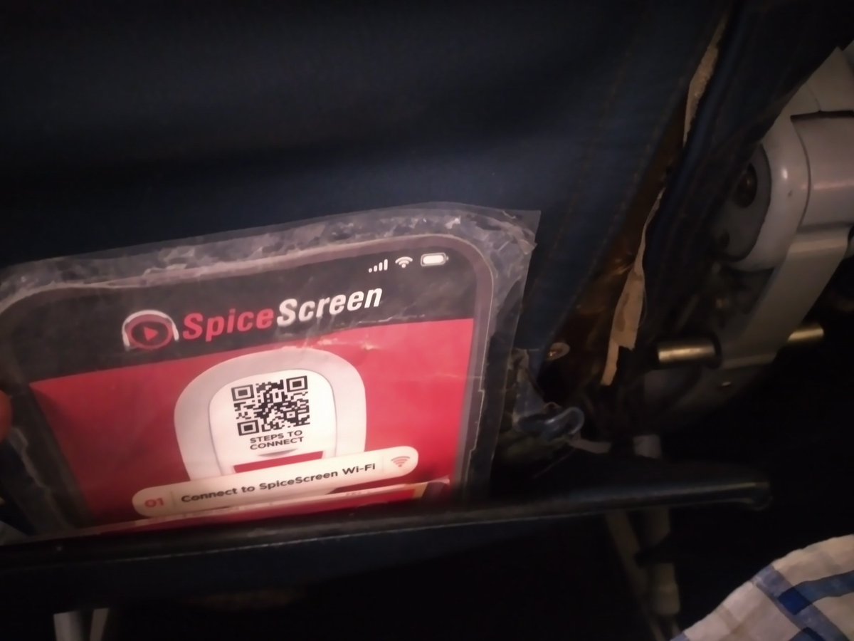 HuzSG's tweet photo. @flyspicejet @SpiceJetRBLX @SpiceJetUK one of the worst experiences ever.. felt like we were traveling in a second hand flight.. seats torn.. ac not working.. absolutely pathetic.. https://t.co/T3nT74fnAp