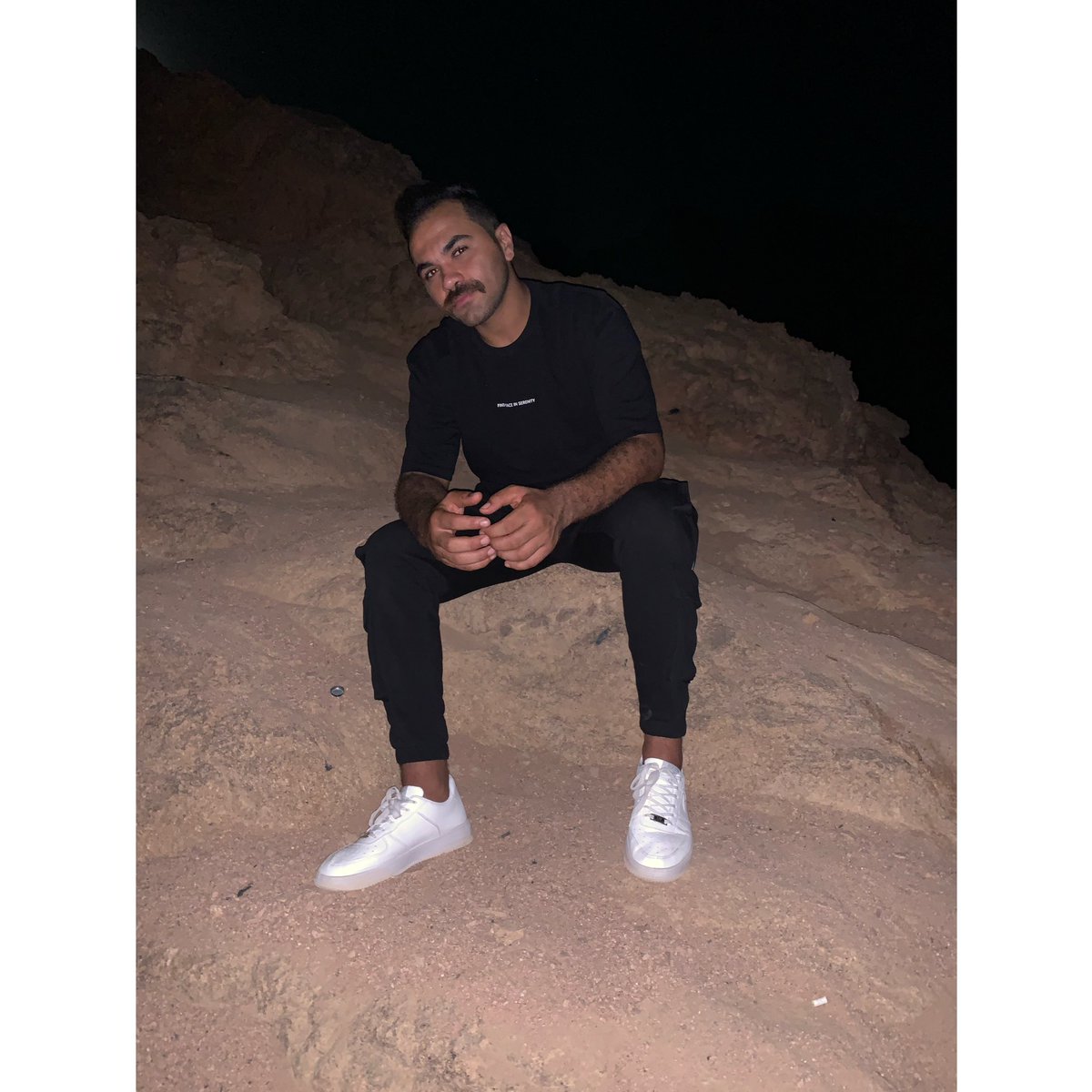 MostafaYossif23's tweet photo. 🖤🍂. https://t.co/vctaWpMEbO