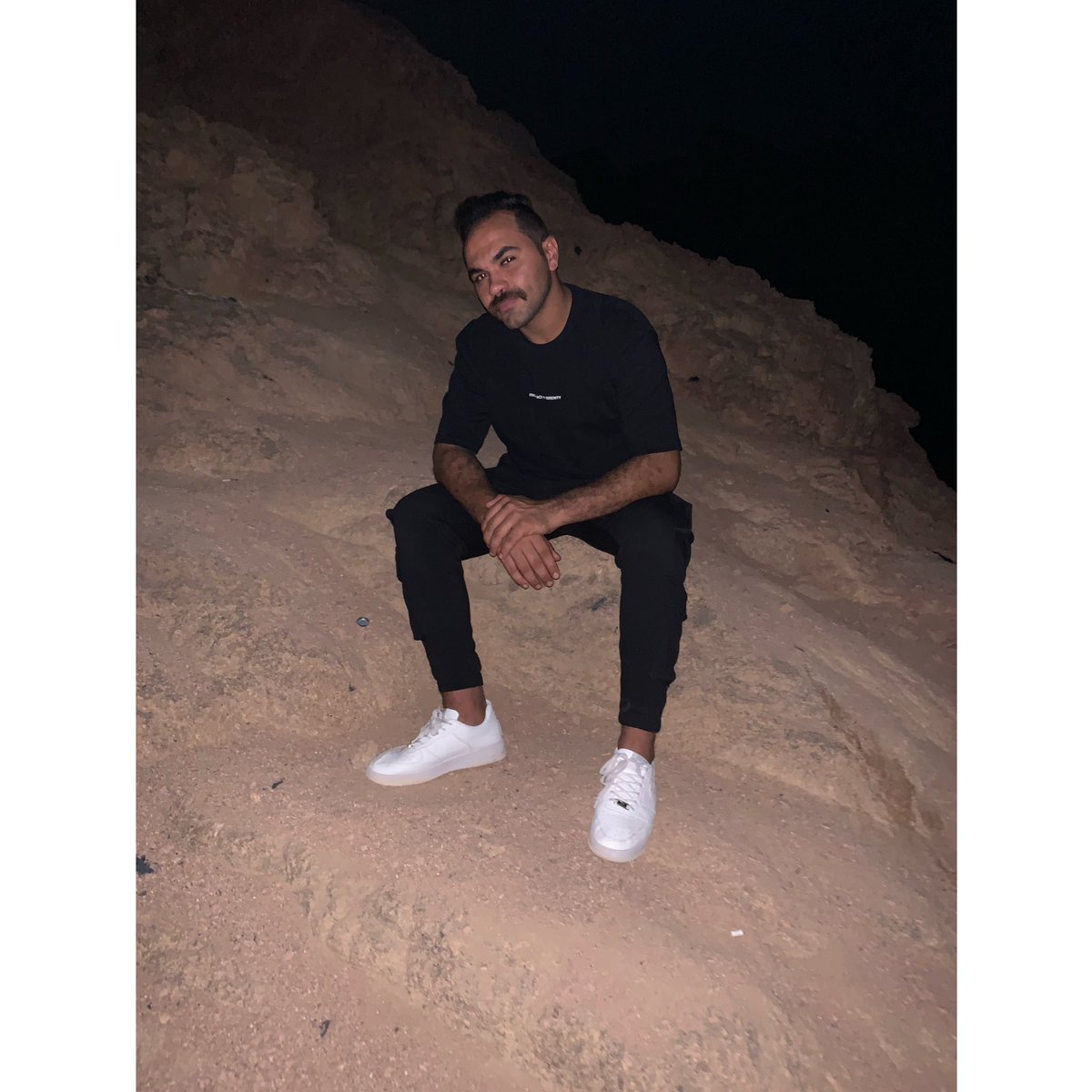 MostafaYossif23's tweet photo. 🖤🍂. https://t.co/vctaWpMEbO