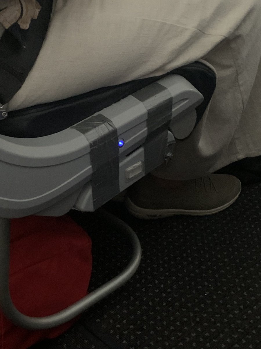 mr_telliott's tweet photo. Only the best for @AmericanAir . https://t.co/OWAhan1CrS