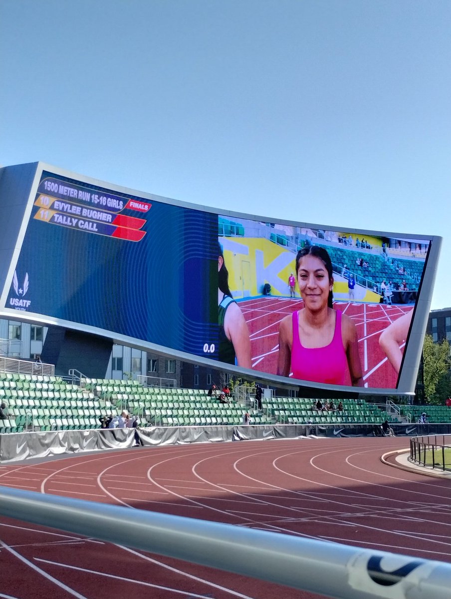 BClub79346's tweet photo. Final day of competition for JO nationals at U of O's Hayward field. Yasmin ran a great race in the 1500 finals which is all about strategy when it comes to the finals. She posted her second fastest 1500m time to come in 10th overall leaving Eugene with a 4:58 1500m PR! https://t.co/IFN3YQc3TX