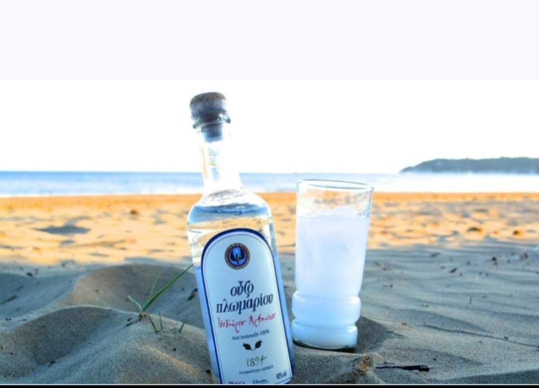 Breitmaulfrog4's tweet photo. Best vacation picture ever! 😍 Unfortunately not mine, but our friends', who are on the Greek island of Tinos right now enjoying the greek way of life #greece #tinos #greekisland #ouzo #plomari https://t.co/MZ4Z0fZbuX