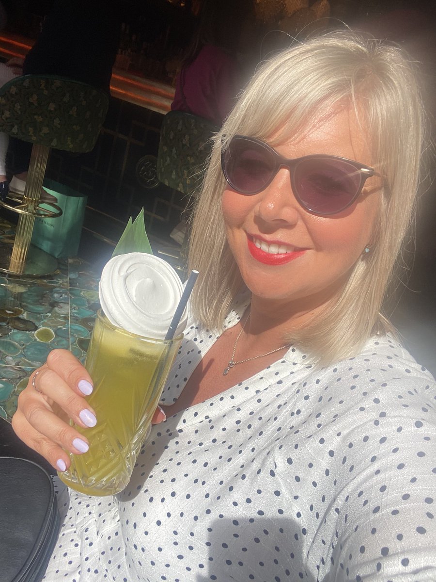 loobyloubell's tweet photo. Lunch and cocktails at the Ivy Asia was fabulous #birthdaycelebrations #london #bestfriends https://t.co/oowswfvgkQ